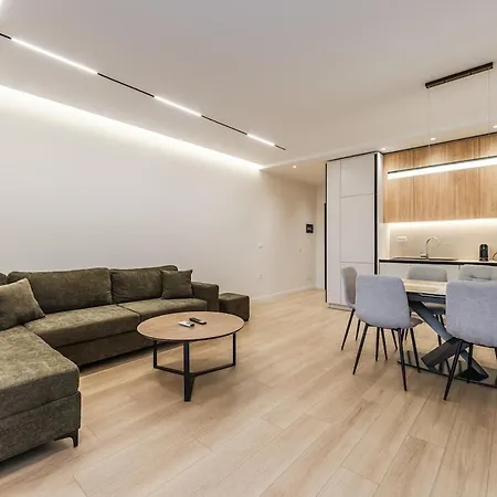 A&h Azure 1br By Pikhost Apartman *