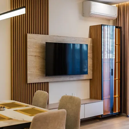 A&h Azure 1br By Pikhost *